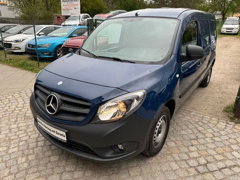 Blau Gebraucht 2016 Mercedes Citan 109 Van / Kleinbus | 9.999 € (Teuer) - Bild 1/4