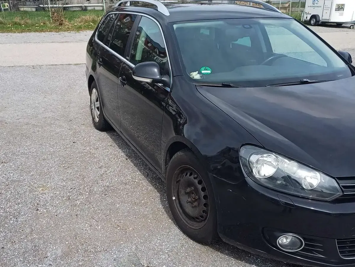 Second-hand VW Golf VII Move 105 CP (77 kW) 2012 Negru Berlinǎ