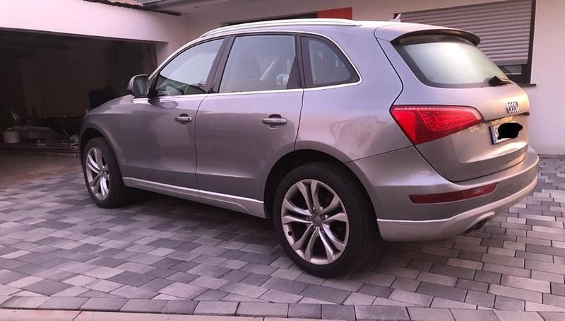 Grau Gebraucht 2008 Audi Q5 SUV | 7.850 € (Fairer Preis) - Bild 1/4