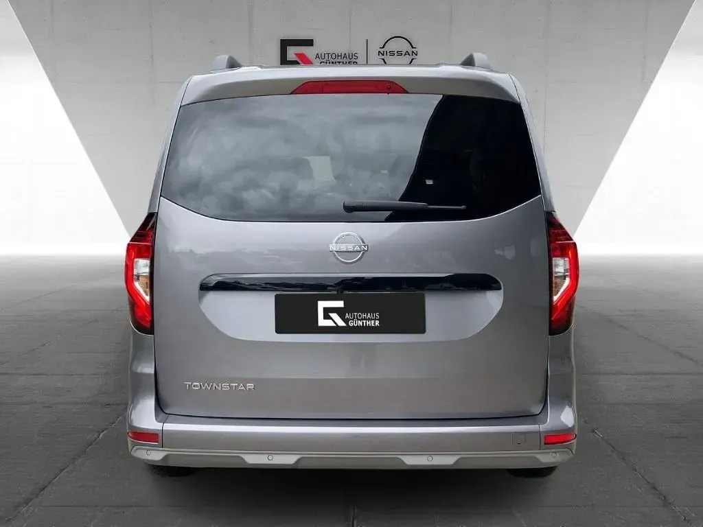 Gebraucht Nissan Townstar 360º 131 PS (96 kW) 2025 Grau Kombi