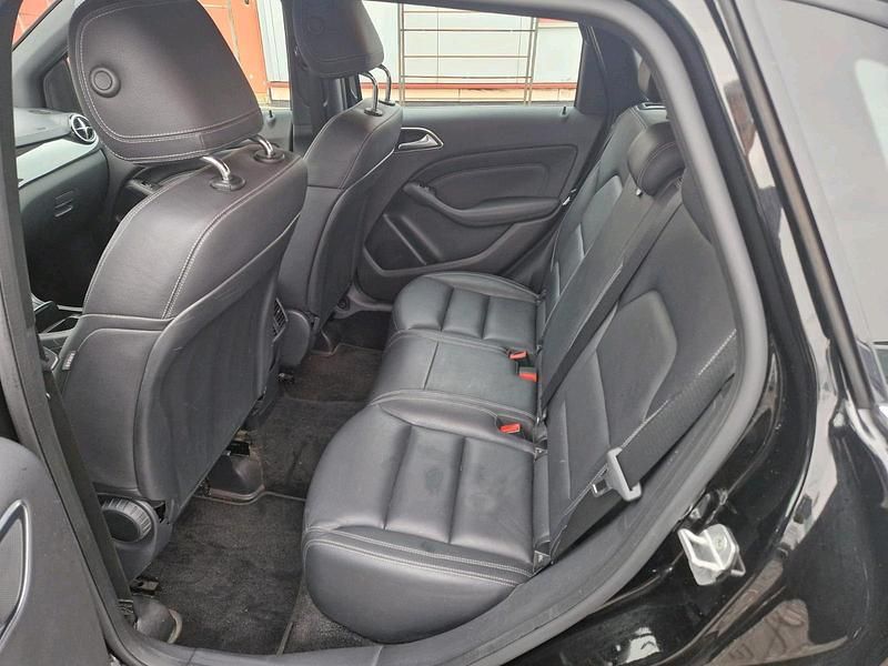 Gebraucht Mercedes B200 136 PS (100 kW) 2012 Schwarz Van / Kleinbus