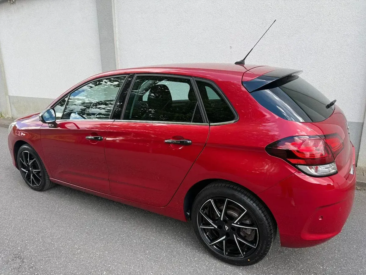 Gebraucht Citroën C4 SELECTION 120 PS (88 kW) 2015 Rot Kombi