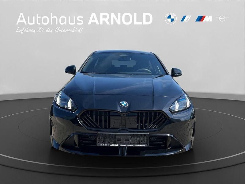 Neu BMW 120 M Sport 170 PS (125 kW) 2026 Black sapphire Kleinwagen