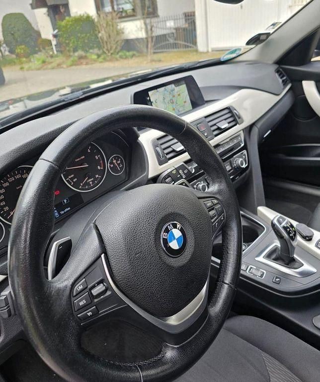 Gebraucht BMW 320 Sport Line 190 PS (139 kW) 2018 Schwarz Kombi