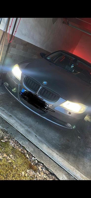 Second-hand BMW 320 150 CP (110 kW) 2006 Gri Berlinǎ
