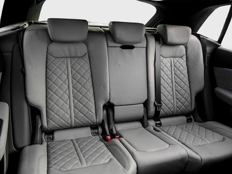 Gebraucht Audi Q8 S-Line 286 PS (210 kW) 2023 Gold SUV