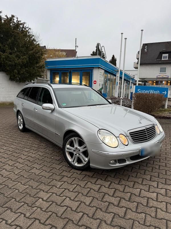 Gebraucht Mercedes E320 Elegance 224 PS (164 kW) 2004 Silber Kombi