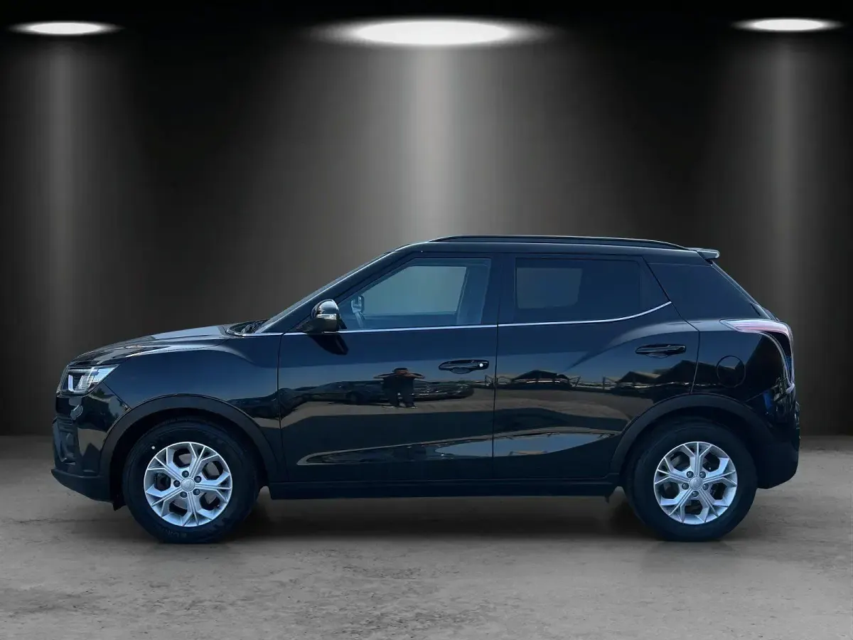 Gebraucht SsangYong Tivoli Quartz 163 PS (119 kW) 2022 Schwarz SUV