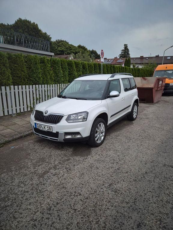 Weiß Gebraucht 2014 Skoda Yeti Ambition SUV | 9.750 € (Fairer Preis) - Bild 1/4