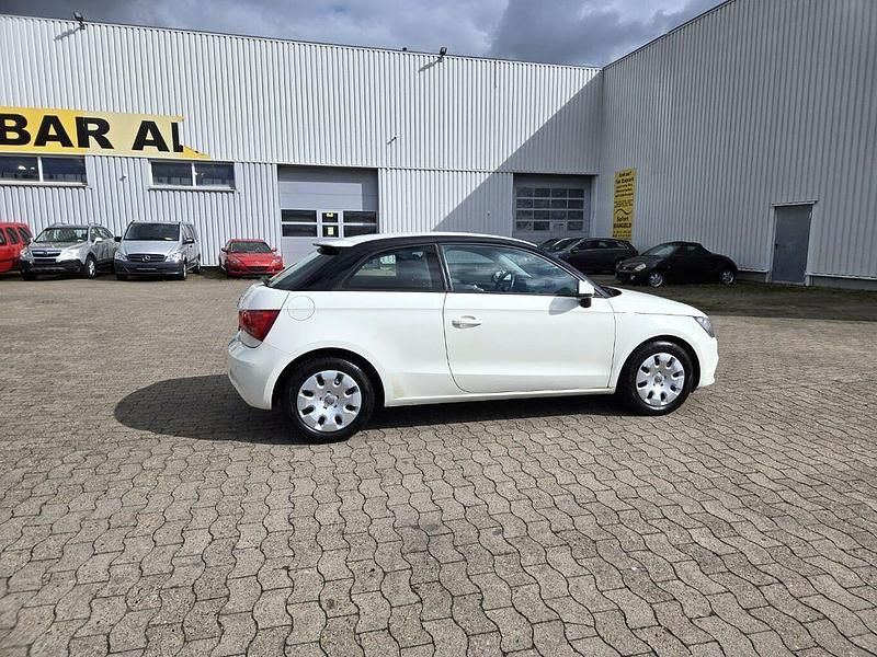Gebraucht Audi A1 90 PS (66 kW) 2013 Weiß Limousine