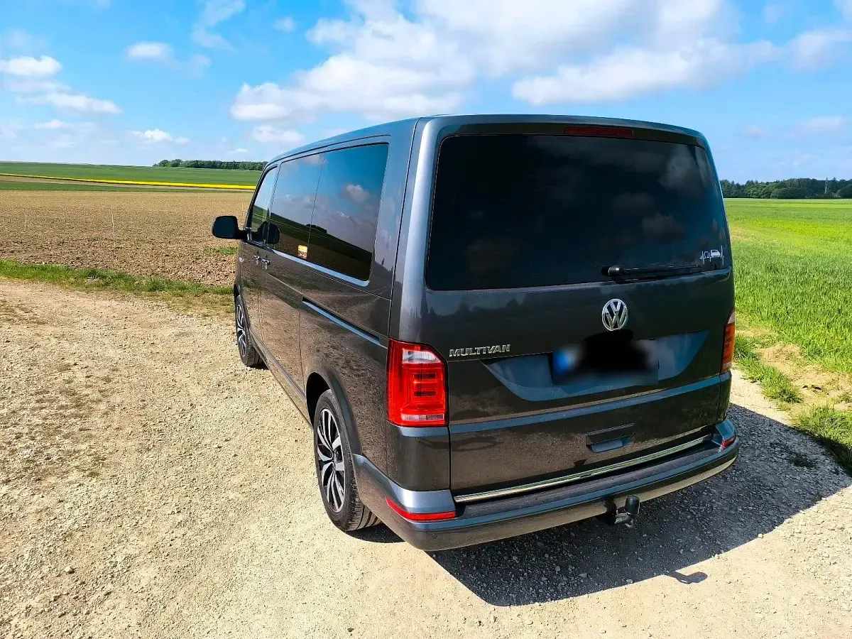 Gebraucht VW Transporter Generation Six 150 PS (110 kW) 2019 Andere farben Van