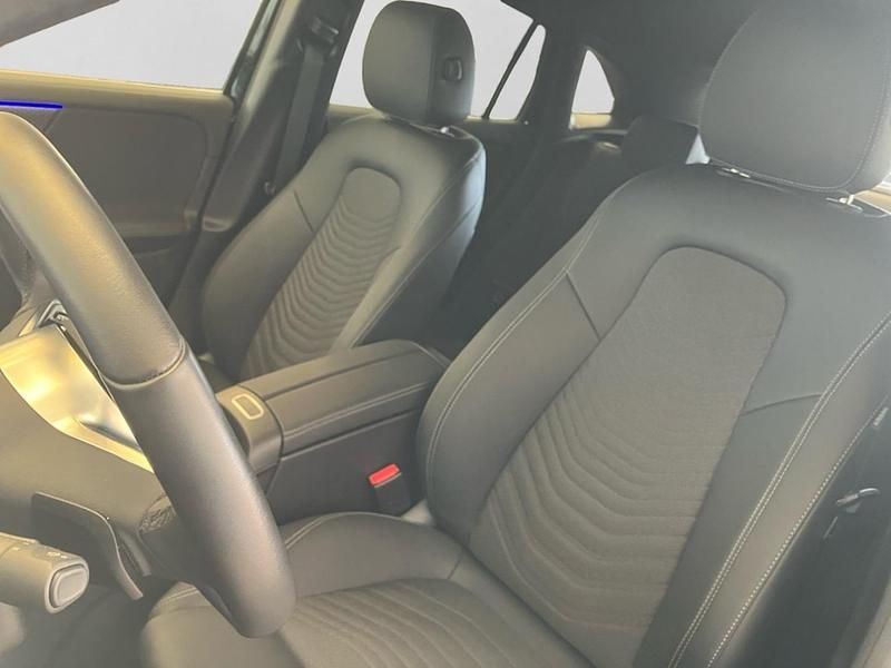 Gebraucht Mercedes GLA250 Progressive 165 PS (121 kW) 2024 Schwarz SUV