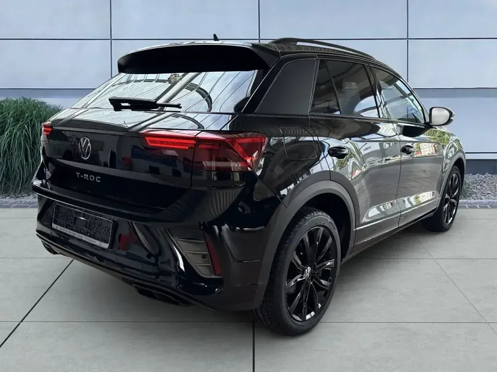 Gebraucht VW T-Roc R-line 110 PS (80 kW) 2023 Deep black perleffekt (metallic) SUV