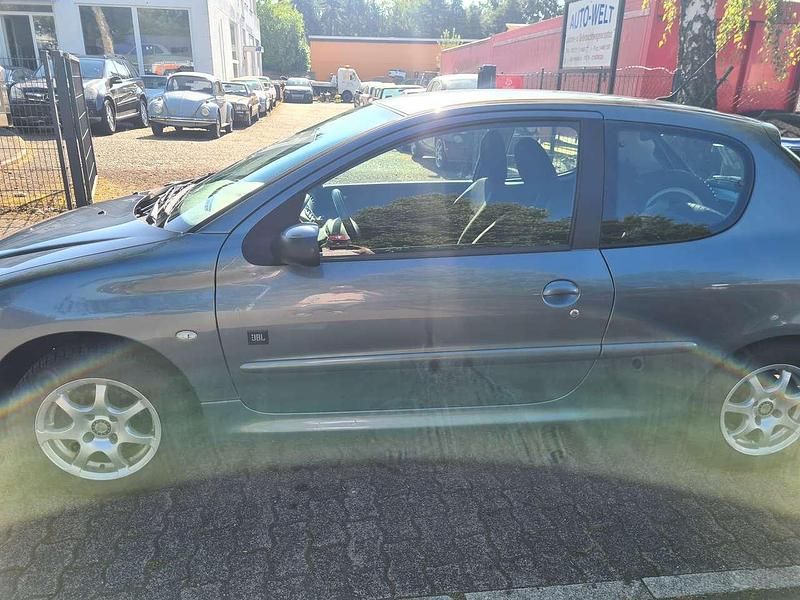 Gebraucht Peugeot 206 75 PS (55 kW) 2007 Antrazit Limousine