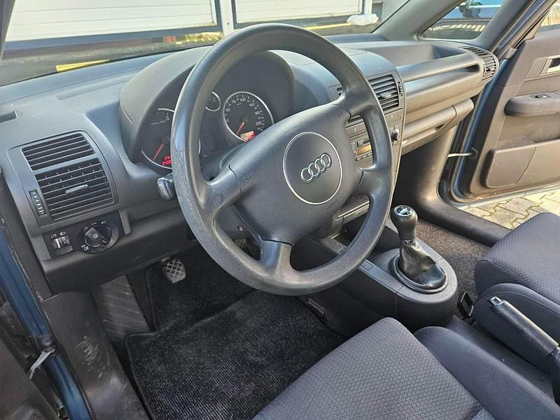 Gebraucht Audi A2 75 PS (55 kW) 2002 Blau Kleinwagen