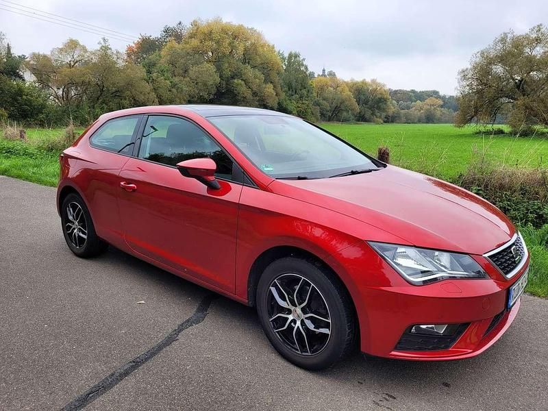 Rot Gebraucht 2018 Seat Leon SC Style Kleinwagen | 11.990 € - Bild 1/4
