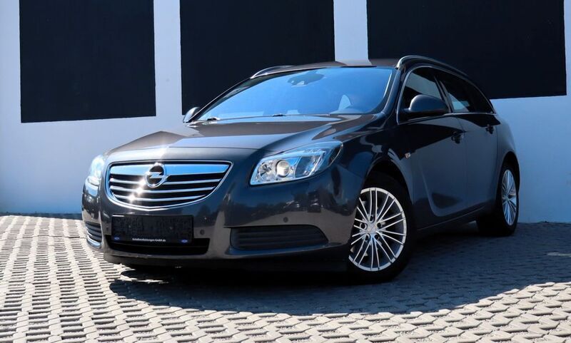 Grau Gebraucht 2010 Opel Insignia Edition Kombi | 5.000 € (Guter Preis) - Bild 1/4