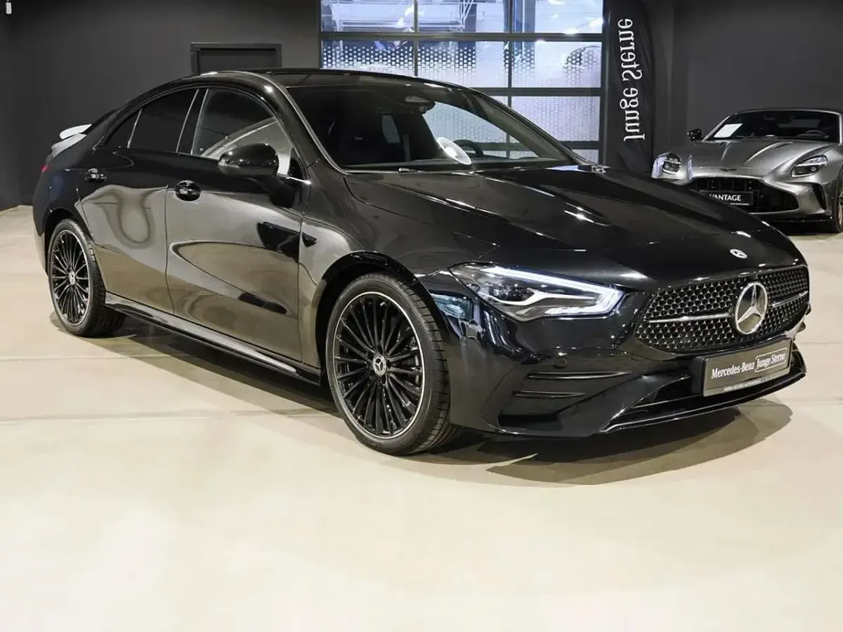 Gebraucht Mercedes CLA200 AMG 163 PS (119 kW) 2025 Kosmosschwarz metallic Coupé