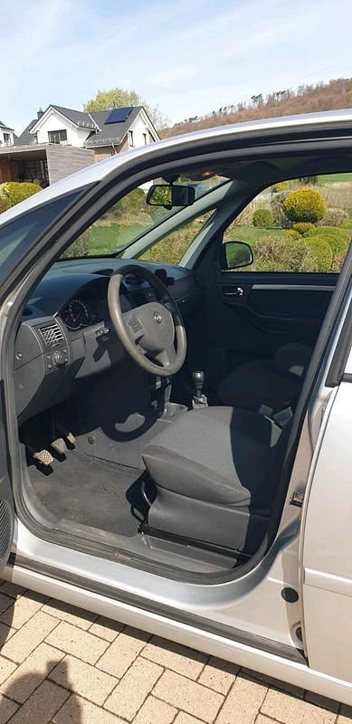 Gebraucht Opel Meriva 104 PS (76 kW) 2008 Silber Van / Kleinbus