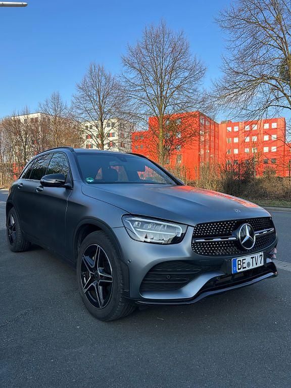 Gebraucht Mercedes GLC200 197 PS (144 kW) 2020 Grau SUV