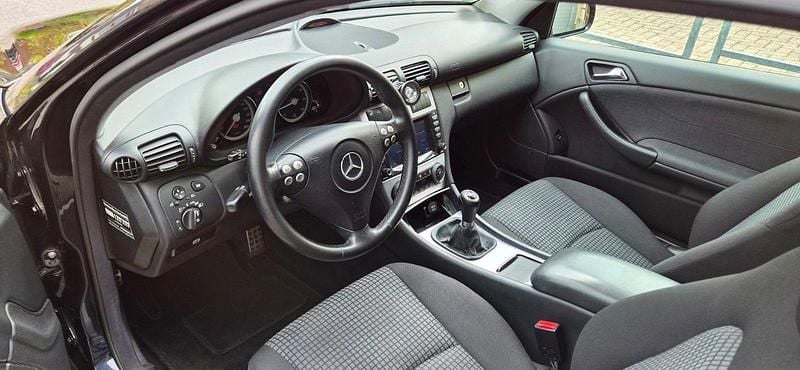 Gebraucht Mercedes CL180 143 PS (105 kW) 2007 Schwarz Coupé