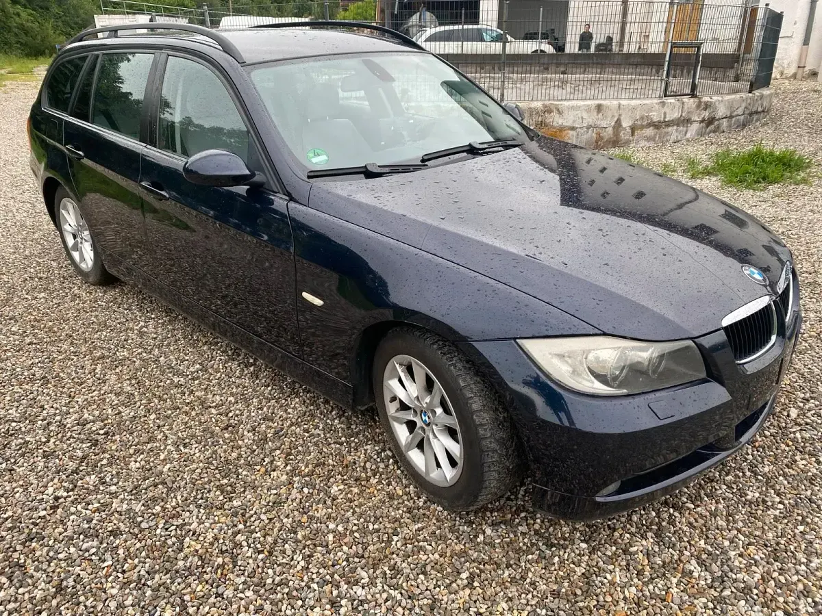 Gebraucht BMW 318 143 PS (105 kW) 2007 Blau Kombi