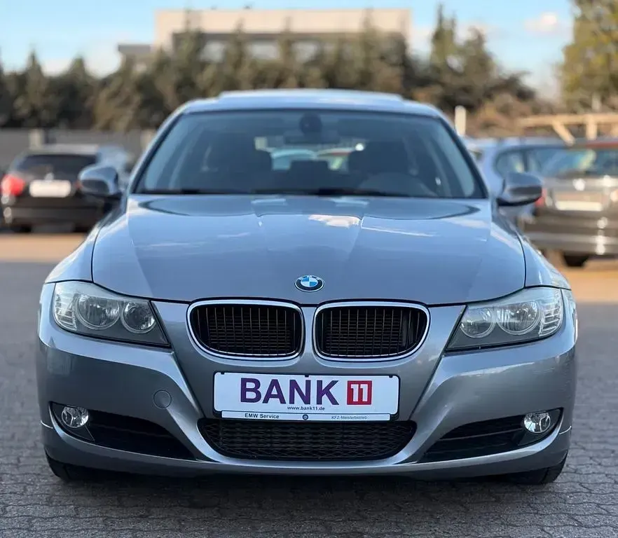 Gebraucht BMW 320 Comfort Edition 163 PS (119 kW) 2011 Grau Kombi