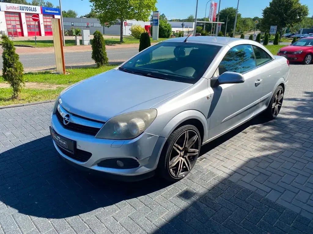 Gebraucht Opel Astra Edition 140 PS (102 kW) 2006 Silber Cabrio