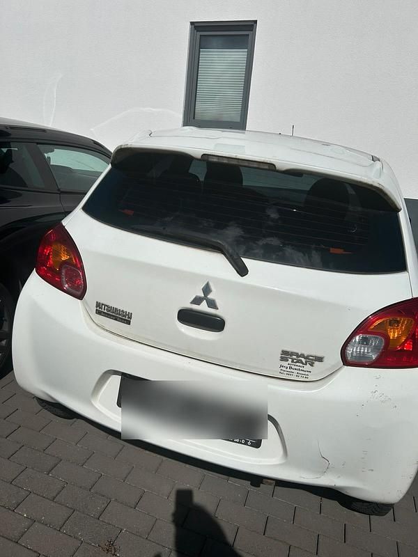 Weiß Gebraucht 2014 Mitsubishi Space Star Kleinwagen | 800 € - Bild 1/4
