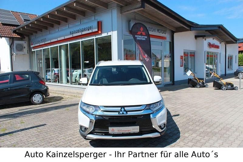 Weiß Gebraucht 2018 Mitsubishi Outlander Edition+ SUV | 17.990 € (Superpreis) - Bild 1/4