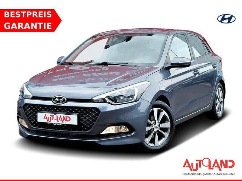 Grau Gebraucht 2018 Hyundai i20 Kleinwagen | 11.740 € (Etwas zu teuer) - Bild 1/4
