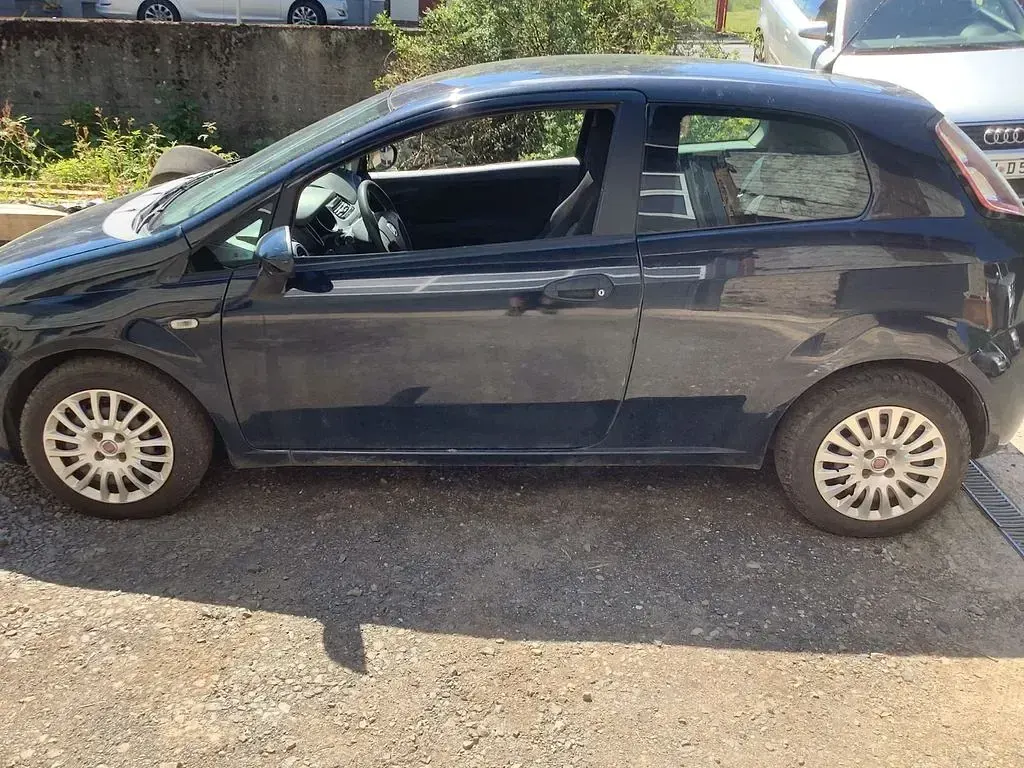 Usata Fiat Punto 65 CV (47 kW) 2010 Blu Utilitaria