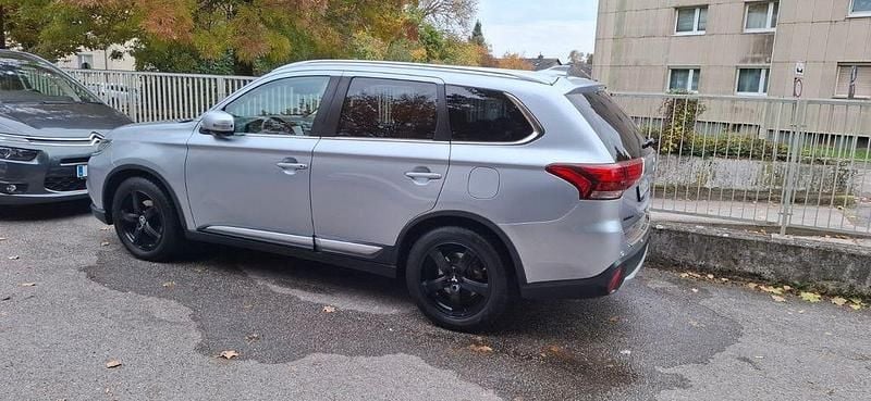 Second-hand Mitsubishi Outlander 150 CP (110 kW) 2017 Gri SUV