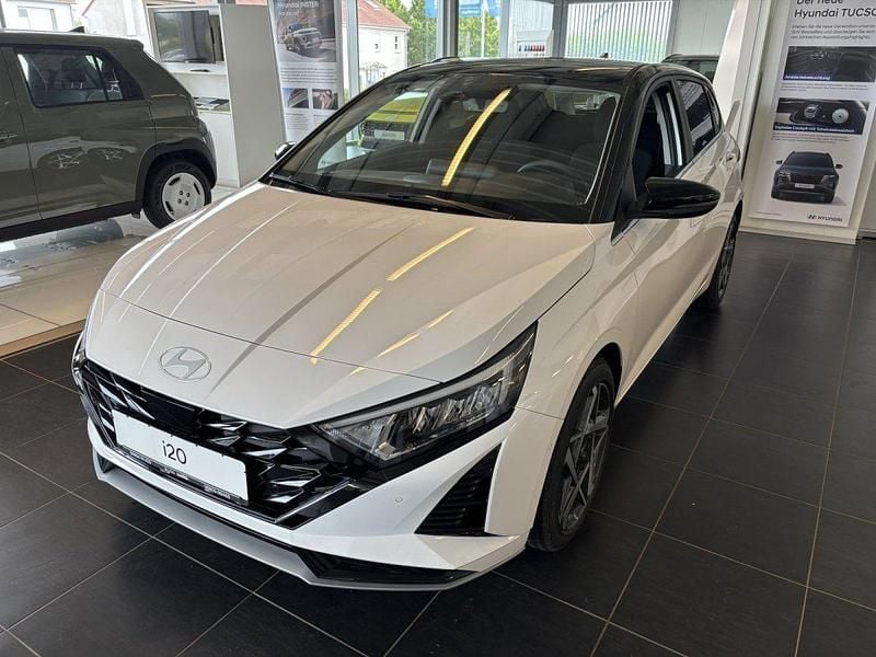 Atlas white / phantom black Neu 2025 Hyundai i20 Prime Kleinwagen | 26.440 € (Etwas zu teuer) - Bild 1/4