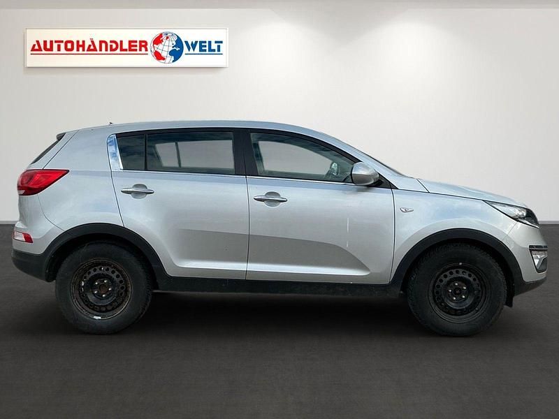 Gebraucht Kia Sportage Attract 116 PS (85 kW) 2016 Silber SUV
