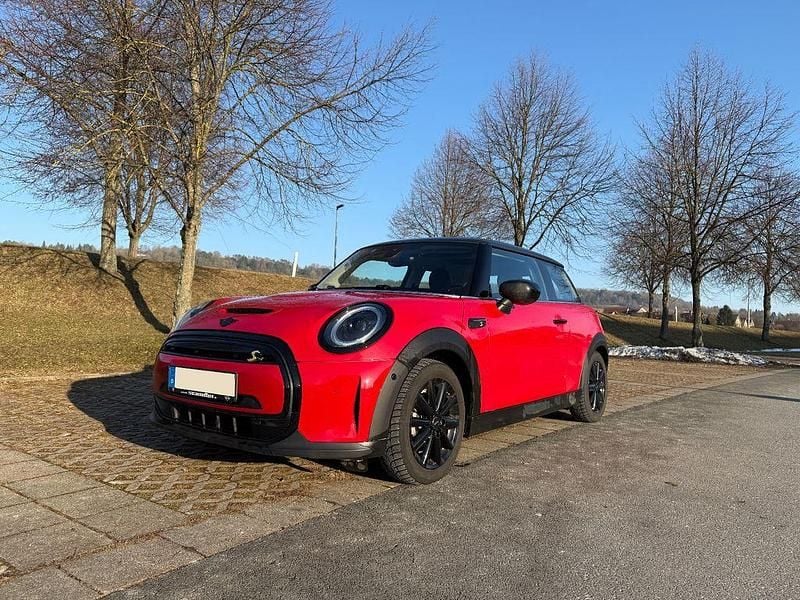 Rot Gebraucht 2023 Mini Cooper SE Classic Kleinwagen | 19.999 € (Fairer Preis) - Bild 1/4