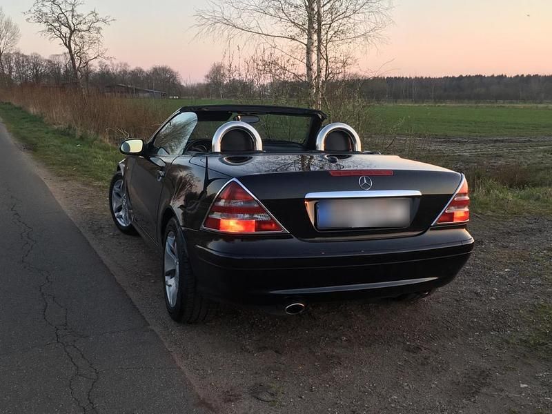 Second-hand Mercedes SLK200 164 CP (120 kW) 2004 Negru Cabrio