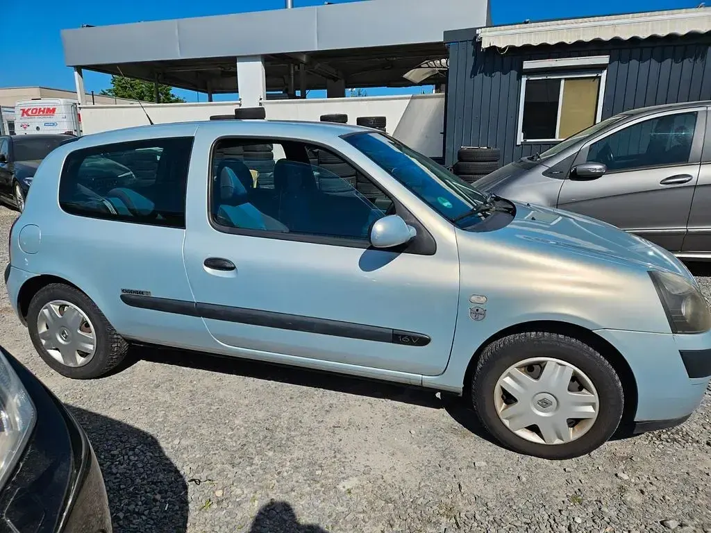 Usata Renault Clio II 75 CV (55 kW) 2003 Grigio Berlina