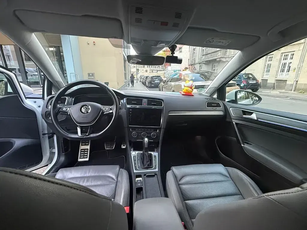 Gebraucht VW e-Golf 100 kW (136 PS) 2019 Weiß Kleinwagen