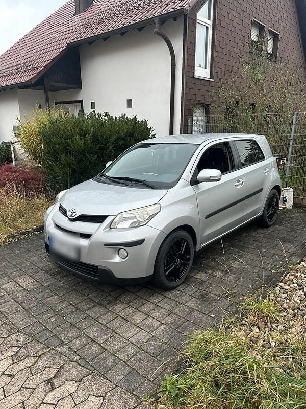 Silber Gebraucht 2009 Toyota Urban Cruiser SUV | 4.500 € (Fairer Preis) - Bild 1/4