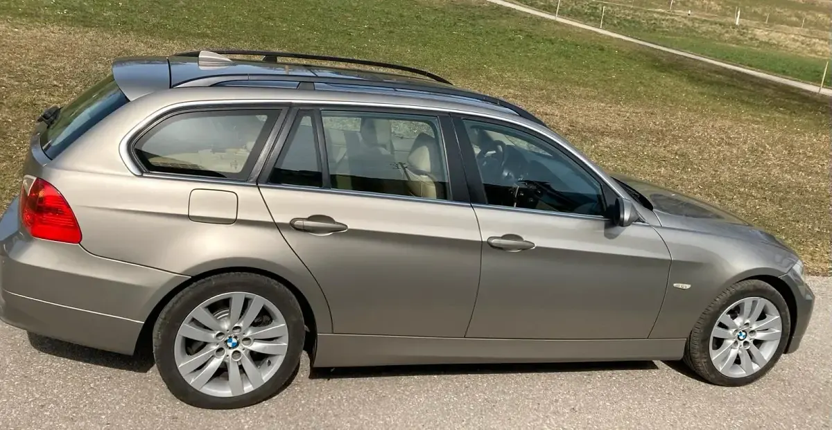 Gebraucht BMW 330 258 PS (189 kW) 2007 Gold Kombi