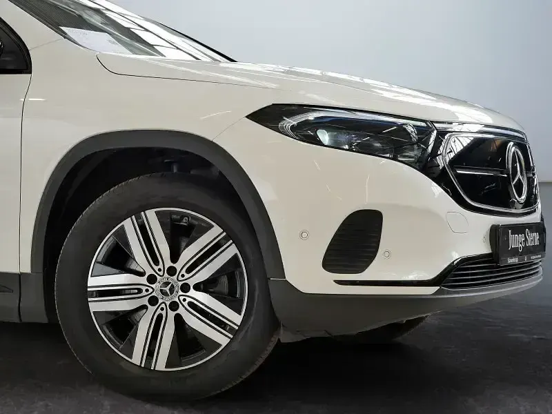 Second-hand Mercedes EQA250 Progressive 139 kW (190 CP) 2023 Alb SUV