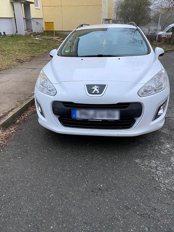 Gebraucht Peugeot 308 105 PS (77 kW) 2012 Weiß Kombi