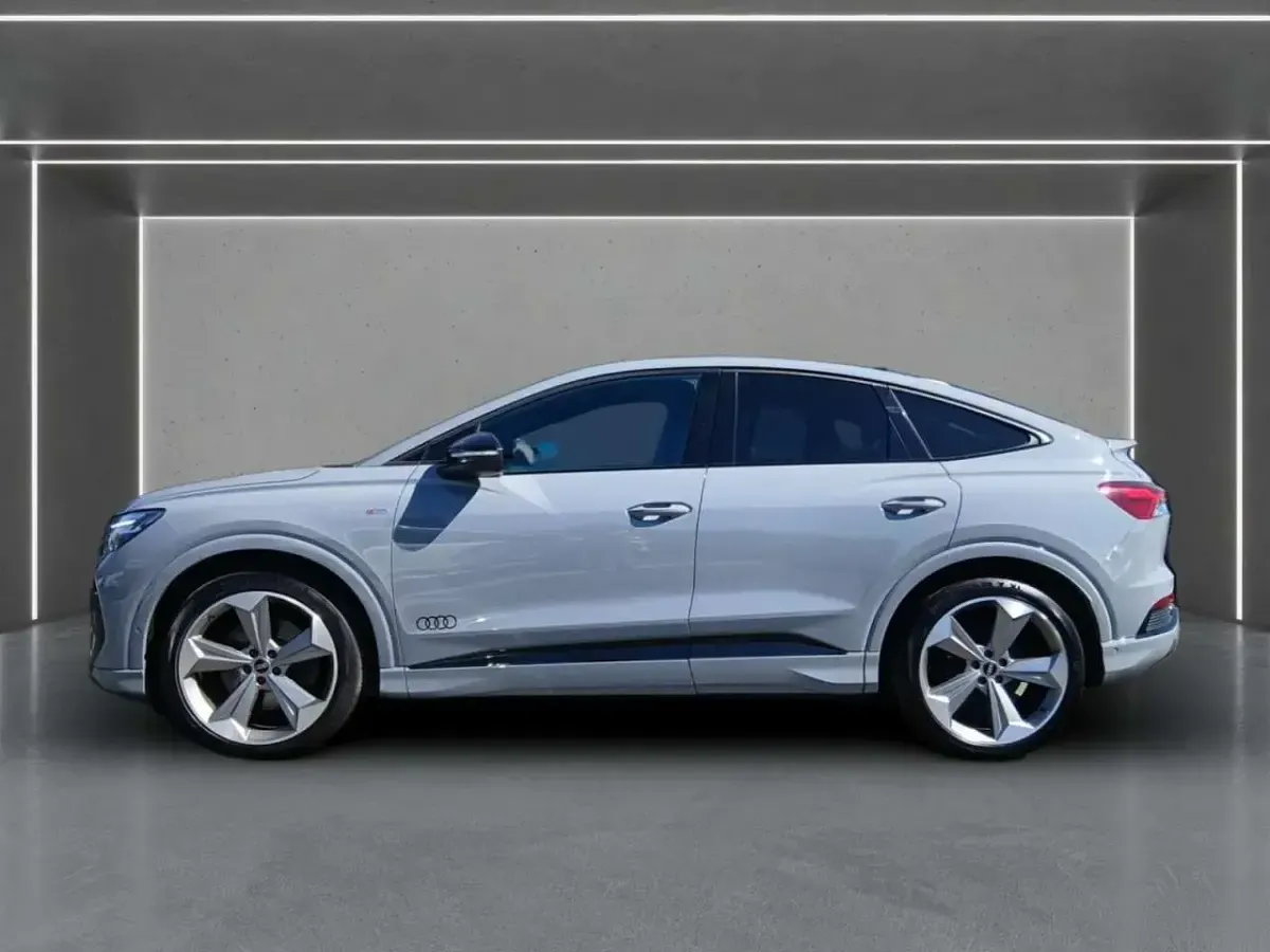 Gebraucht Audi Q4 e-tron S-Line 219 kW (299 PS) 2022 Kieselgrau SUV