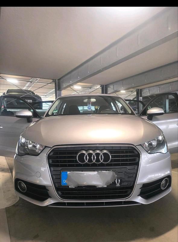 Silber Gebraucht 2014 Audi A1 Sportback Kleinwagen | 11.000 € (Fairer Preis) - Bild 1/4