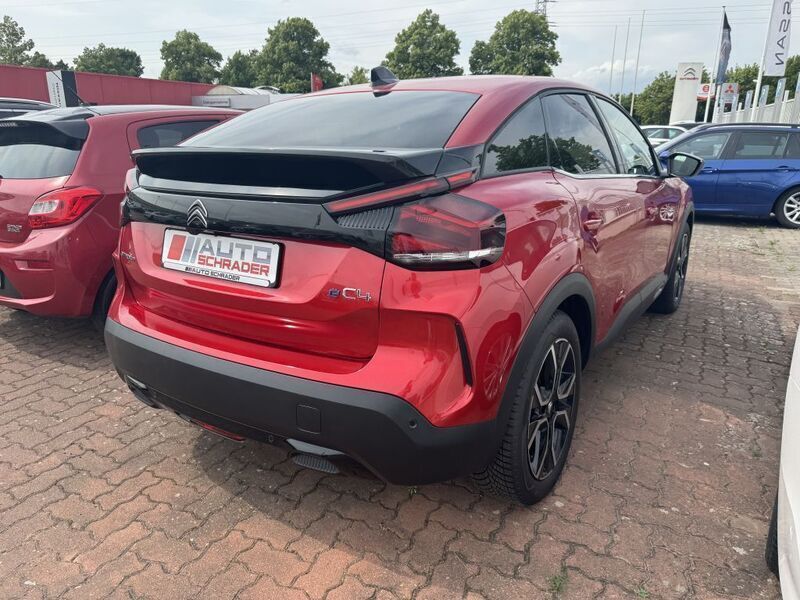 Gebraucht Citroën e-C4 Shine 100 kW (136 PS) 2023 Rot Limousine