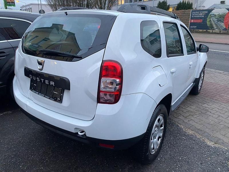 Gebraucht Dacia Duster Basis 105 PS (77 kW) 2014 Weiß SUV