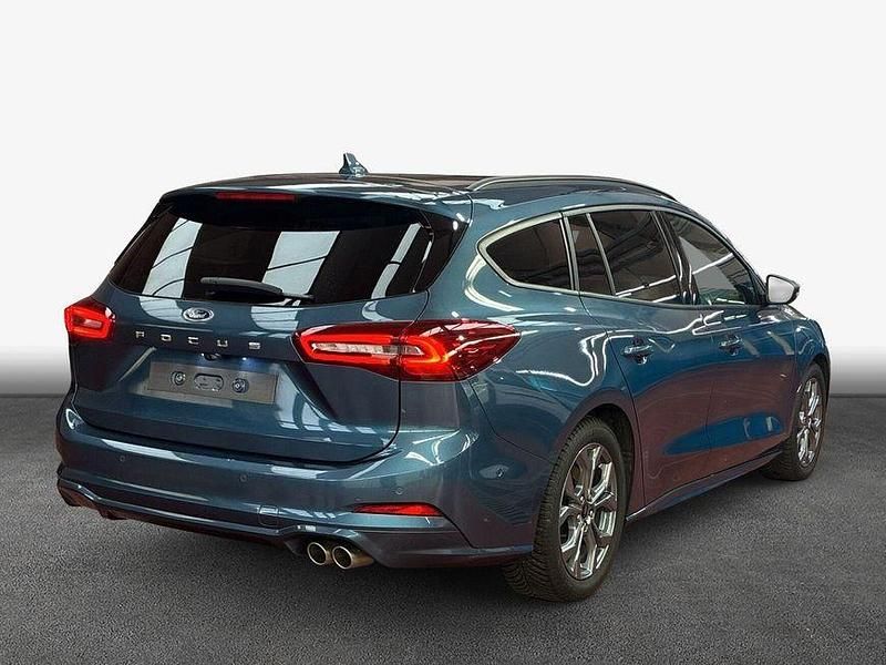 Gebraucht Ford Focus ST-Line X 125 PS (91 kW) 2024 Blau Limousine