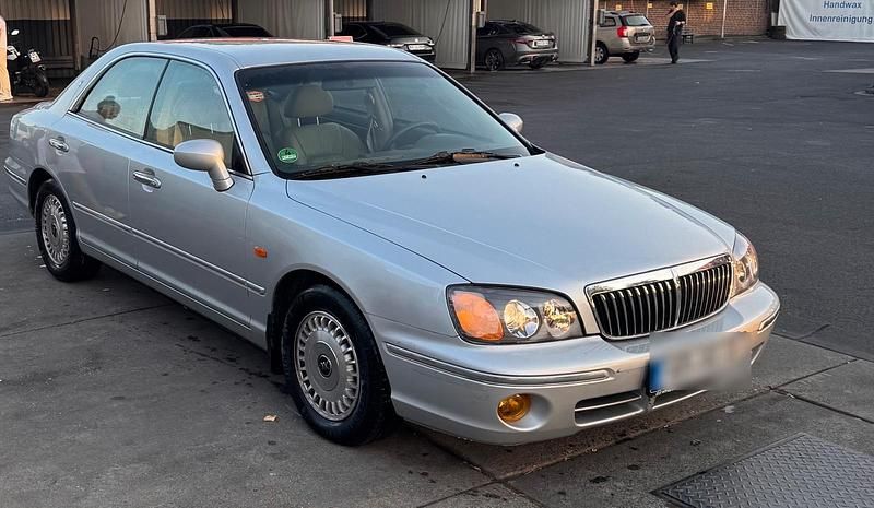 Beige Gebraucht 1999 Hyundai XG Limousine | 5.996 € - Bild 1/4