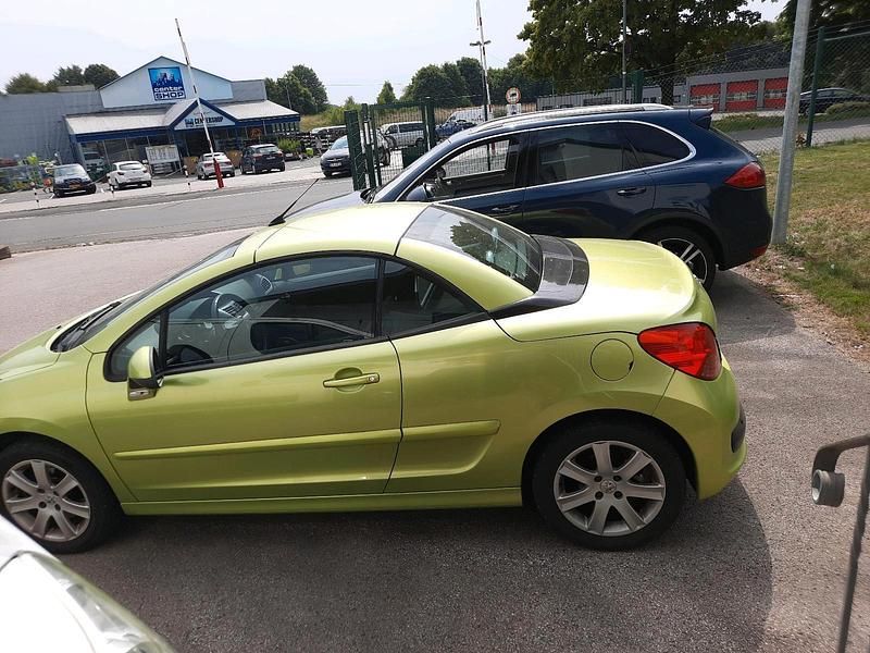 Grün Gebraucht 2008 Peugeot 207 CC Cabrio | 2.500 € (Guter Preis) - Bild 1/4